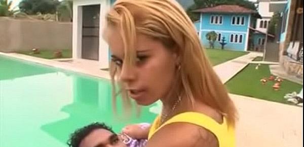  Simone Brazilian MILF Thresome with her daughter